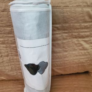 NWT Dreamer Car Seat Cushion for Pain Relief